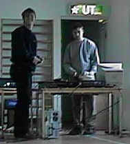 Mikael och Erik testar utrustningen.